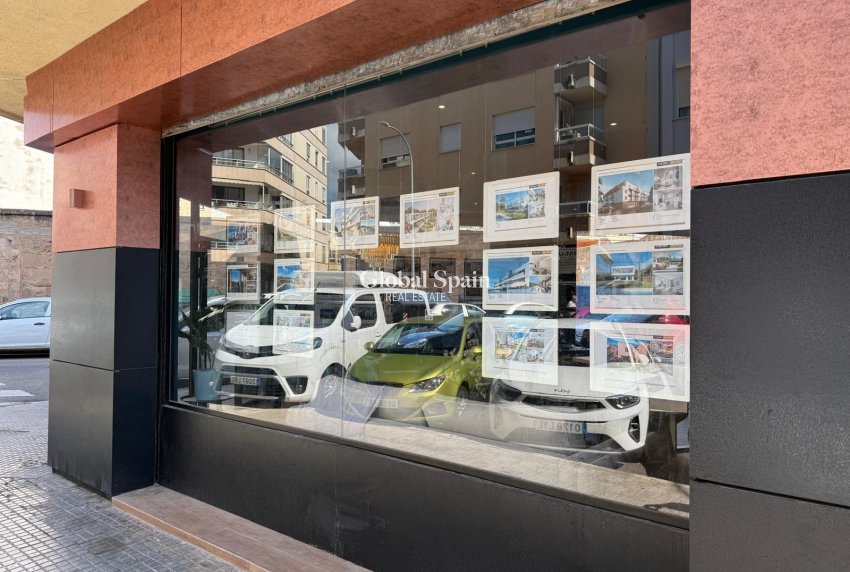 Revente - PROPRIÉTÉ COMMERCIALE -
PALMA - Mallorca