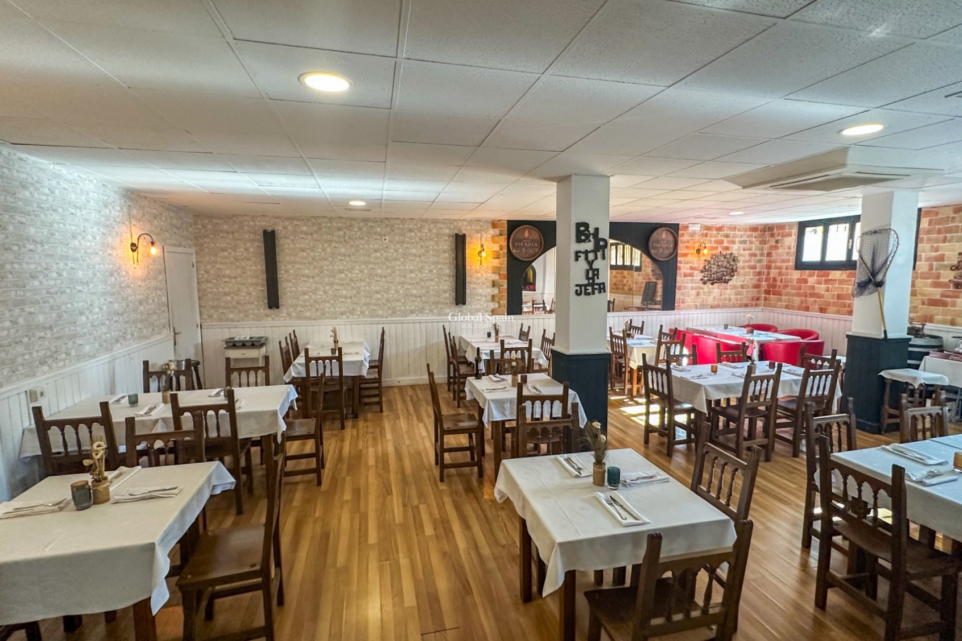 Revente - PROPRIÉTÉ COMMERCIALE -
TORREVIEJA - Aguas Nuevas