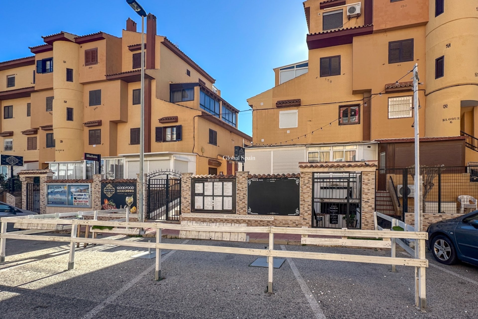 Revente - PROPRIÉTÉ COMMERCIALE -
TORREVIEJA - Aguas Nuevas