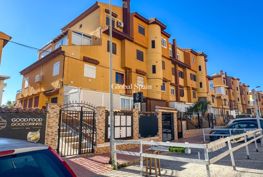 Revente - PROPRIÉTÉ COMMERCIALE -
TORREVIEJA - Aguas Nuevas