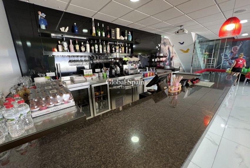 Revente - PROPRIÉTÉ COMMERCIALE -
TORREVIEJA - Costa Blanca Sur