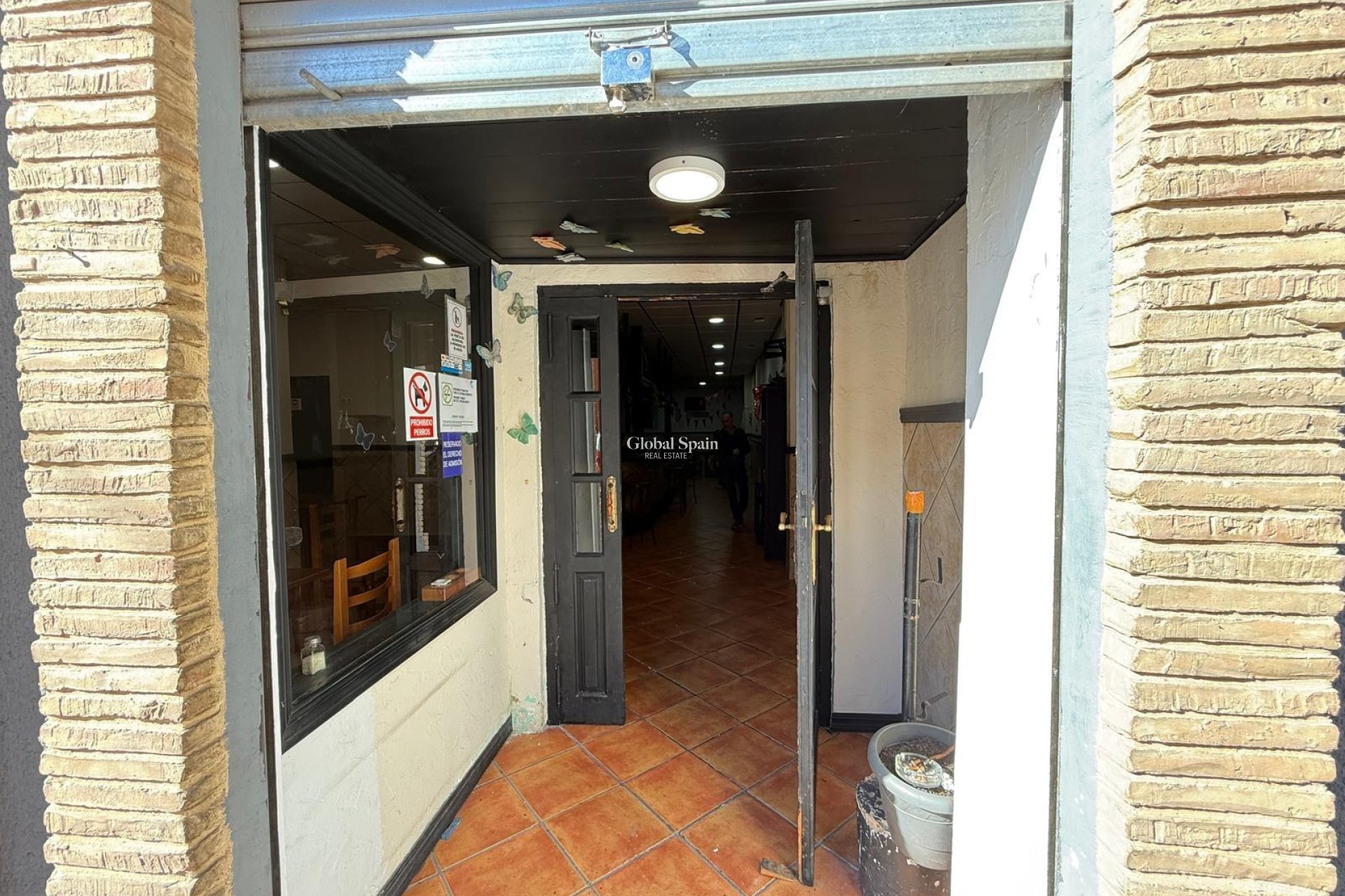 Revente - PROPRIÉTÉ COMMERCIALE -
TORREVIEJA - Estacion de autobuses