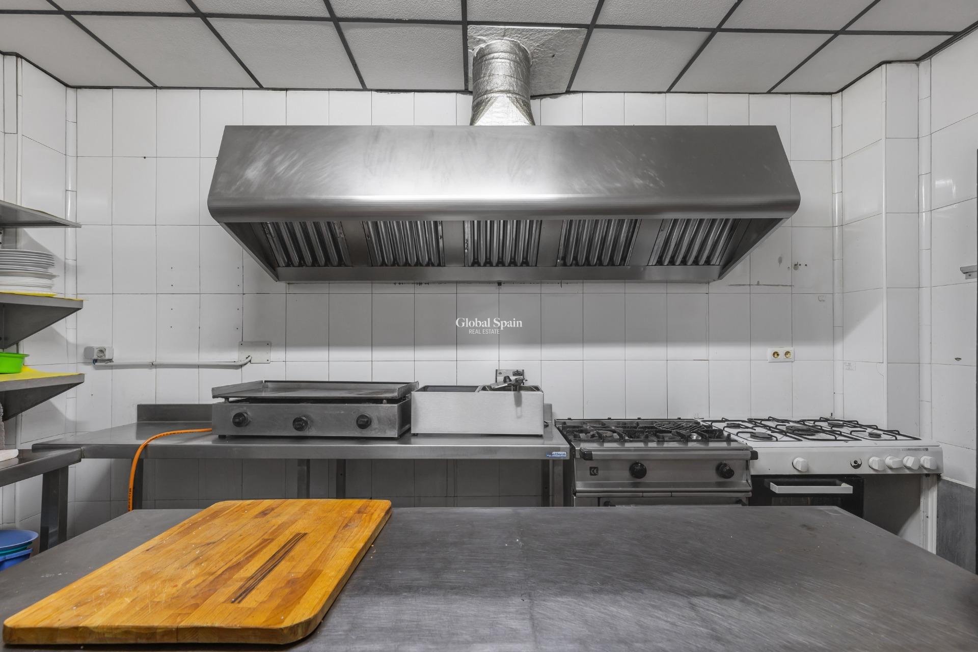 Revente - PROPRIÉTÉ COMMERCIALE -
TORREVIEJA - Estacion de autobuses