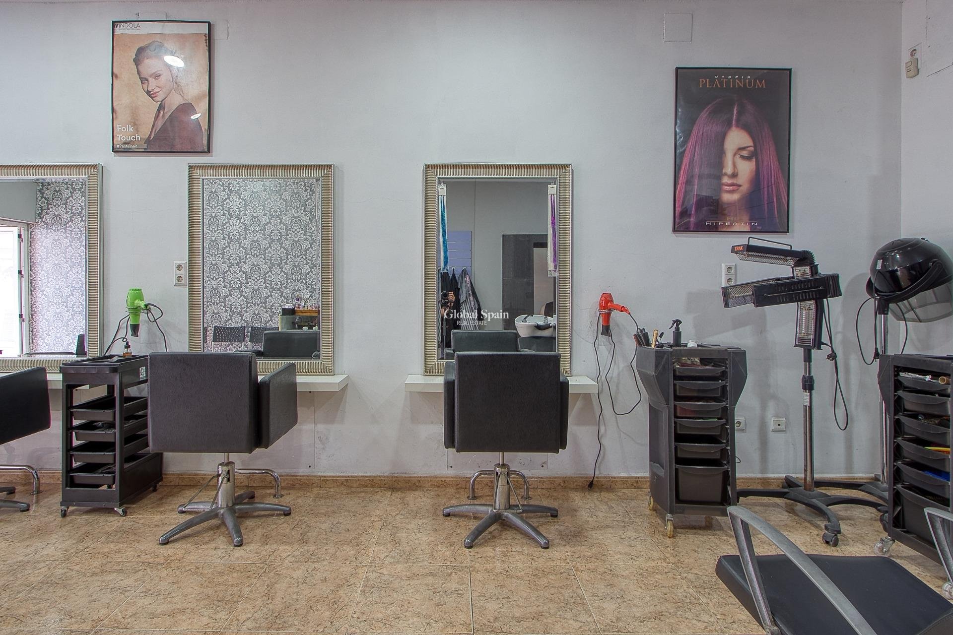 Revente - PROPRIÉTÉ COMMERCIALE -
TORREVIEJA - La Mata