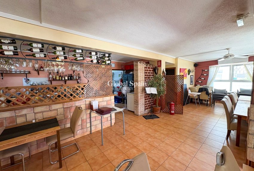 Revente - PROPRIÉTÉ COMMERCIALE -
TORREVIEJA - La Veleta