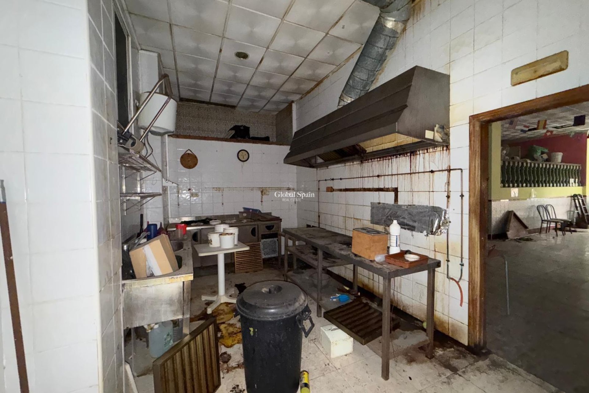 Revente - PROPRIÉTÉ COMMERCIALE -
TORREVIEJA - Playa del cura