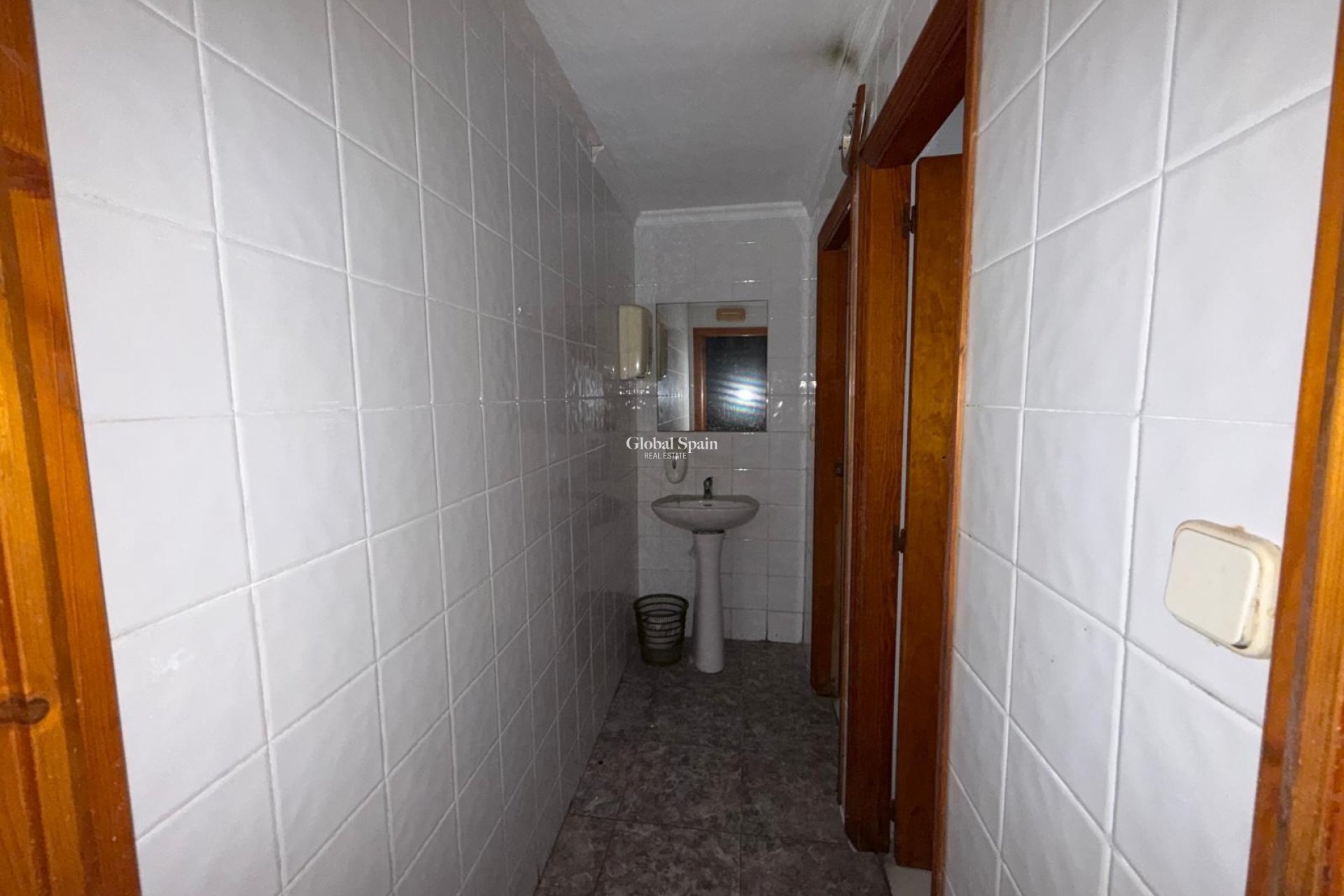 Revente - PROPRIÉTÉ COMMERCIALE -
TORREVIEJA - Playa del cura