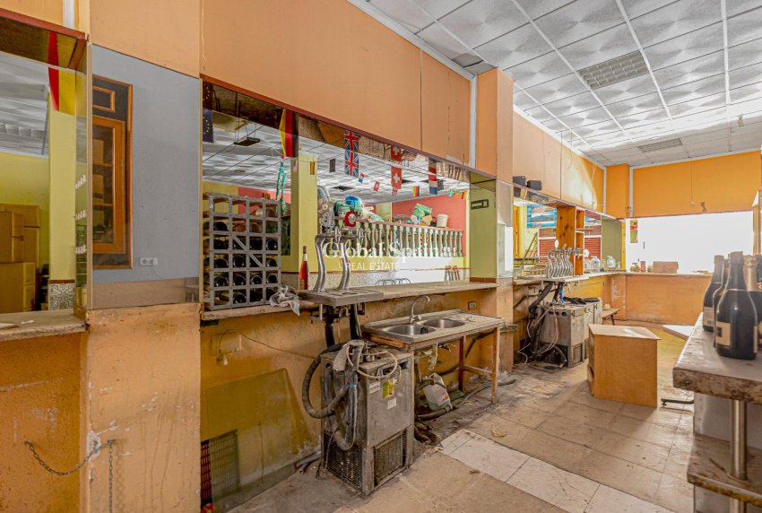 Revente - PROPRIÉTÉ COMMERCIALE -
TORREVIEJA - Playa del cura