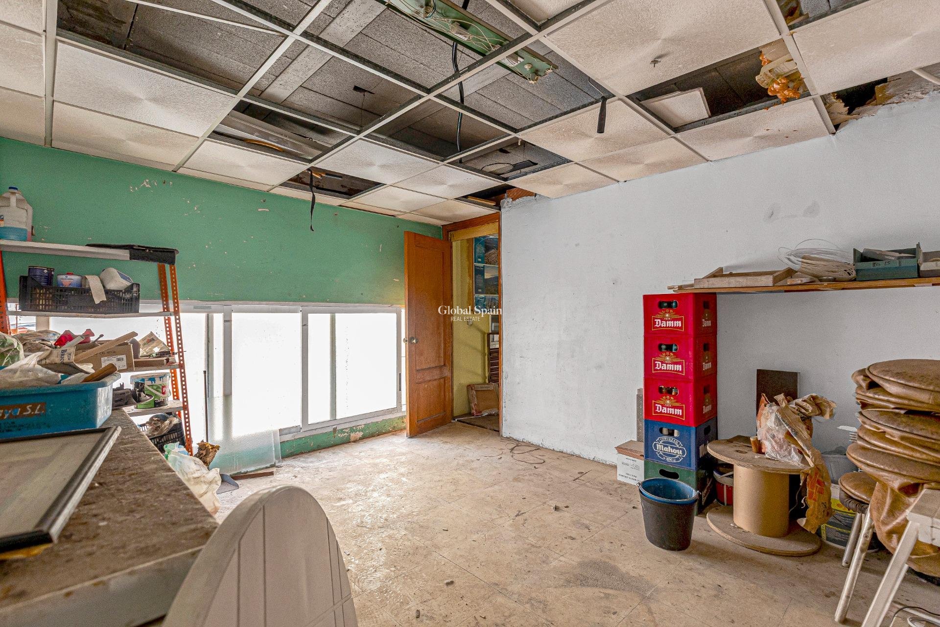 Revente - PROPRIÉTÉ COMMERCIALE -
TORREVIEJA - Playa del cura