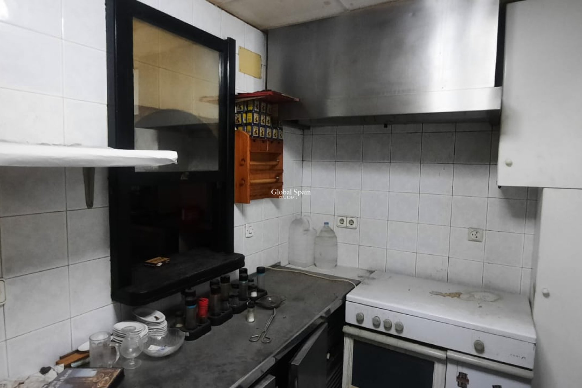 Revente - PROPRIÉTÉ COMMERCIALE -
TORREVIEJA - Playa del Cura