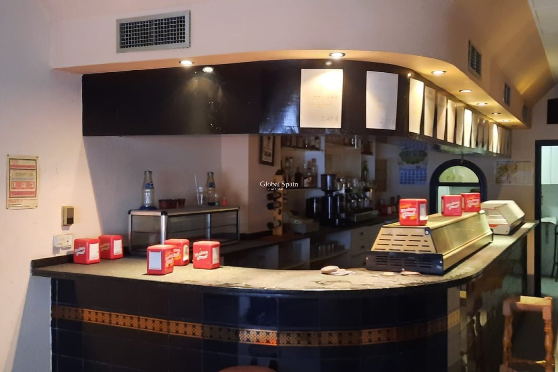 Revente - PROPRIÉTÉ COMMERCIALE -
TORREVIEJA - Playa del Cura