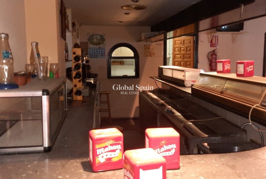 Revente - PROPRIÉTÉ COMMERCIALE -
TORREVIEJA - Playa del Cura