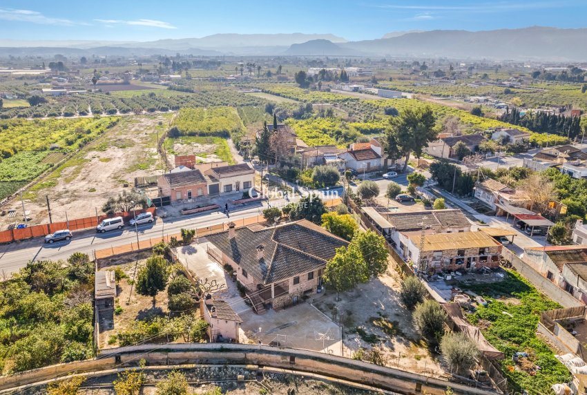 Revente - Propriété de campagne/Finca -
Beniel - Carretera de Beniel