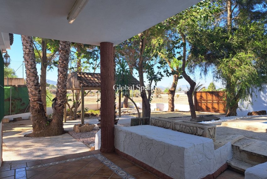 Revente - Propriété de campagne/Finca -
ORIHUELA - Orihuela