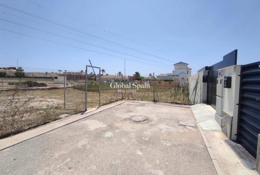 Revente - Terrain -
LA MARINA