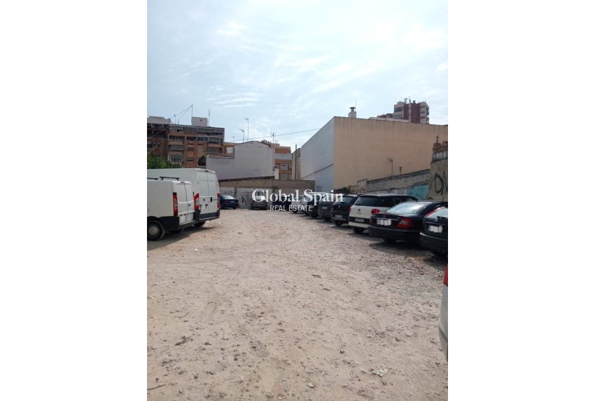 Revente - Terrain urbain -
Benidorm - Centro