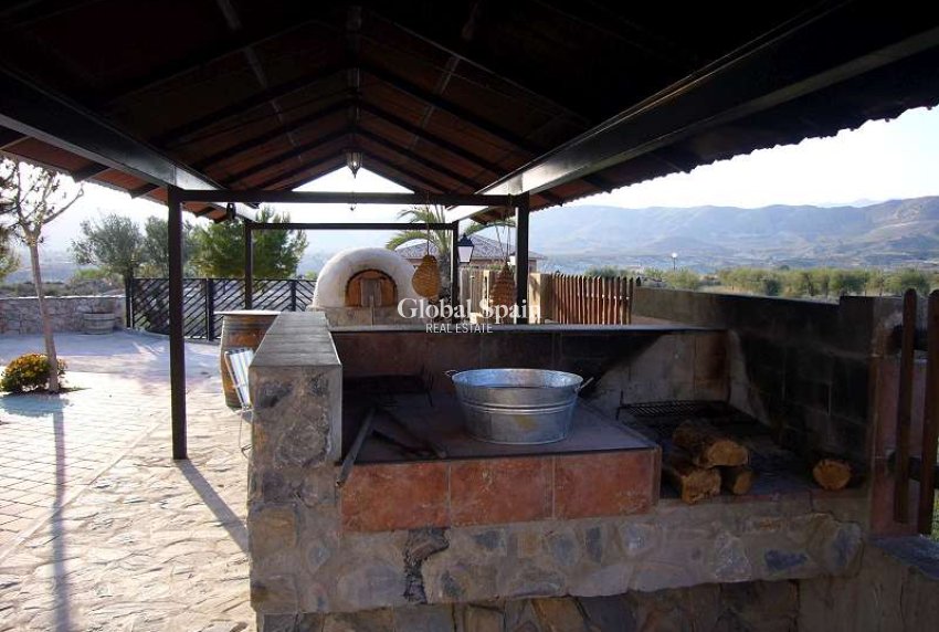 Revente - VILLA -
ABANILLA - Inland