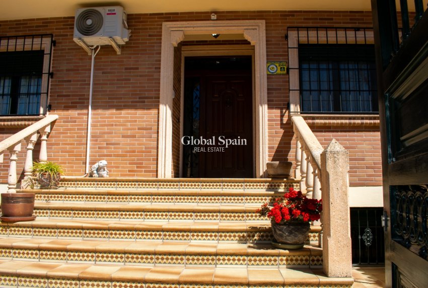 Revente - VILLA -
ALBACETE - Hellin