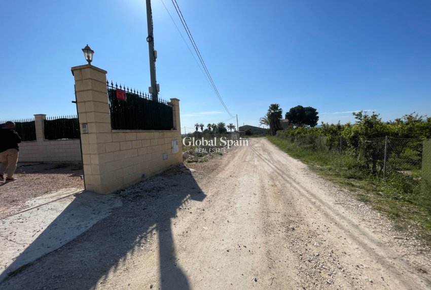 Revente - VILLA -
ALBATERA - Inland