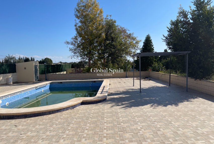 Revente - VILLA -
ALBATERA - Inland