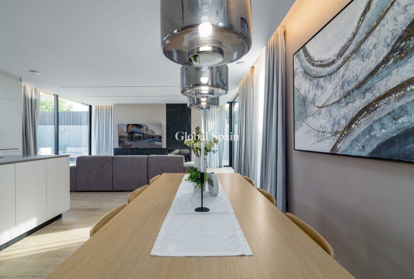 Revente - Villa -
Albir - center