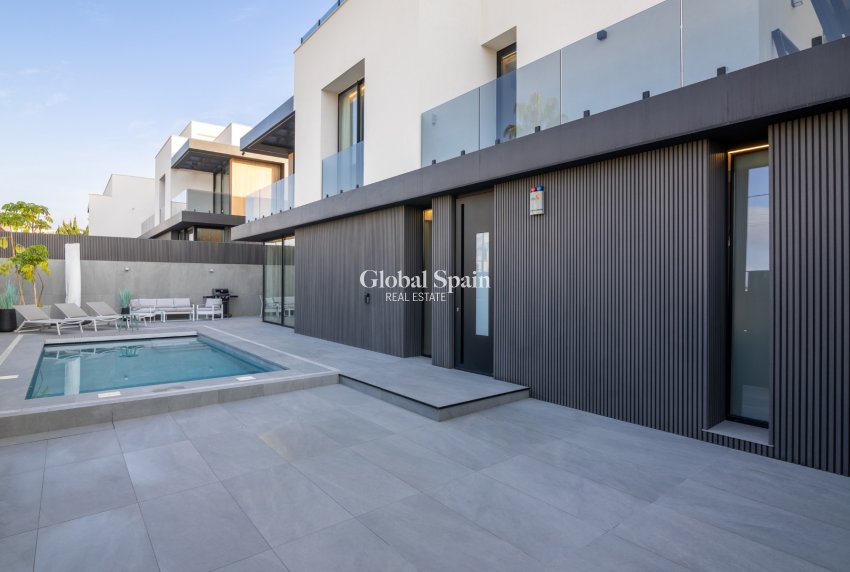 Revente - Villa -
Albir - center