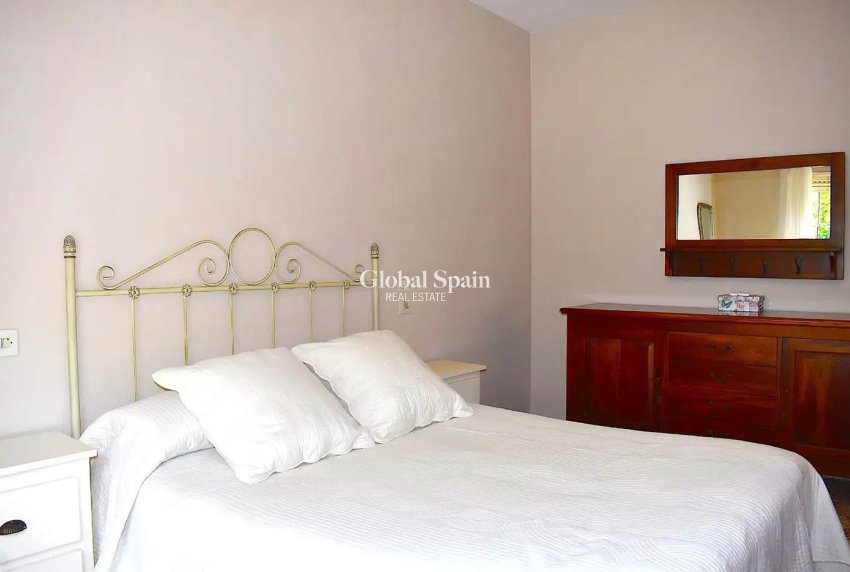 Revente - VILLA -
Albir - center