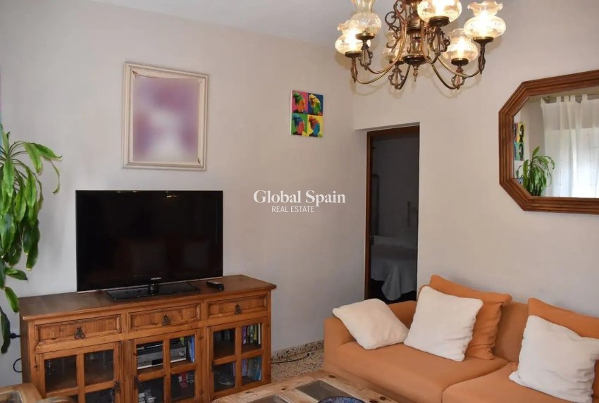 Revente - VILLA -
Albir - center