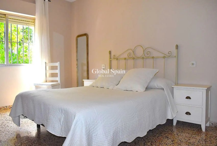 Revente - VILLA -
Albir - center