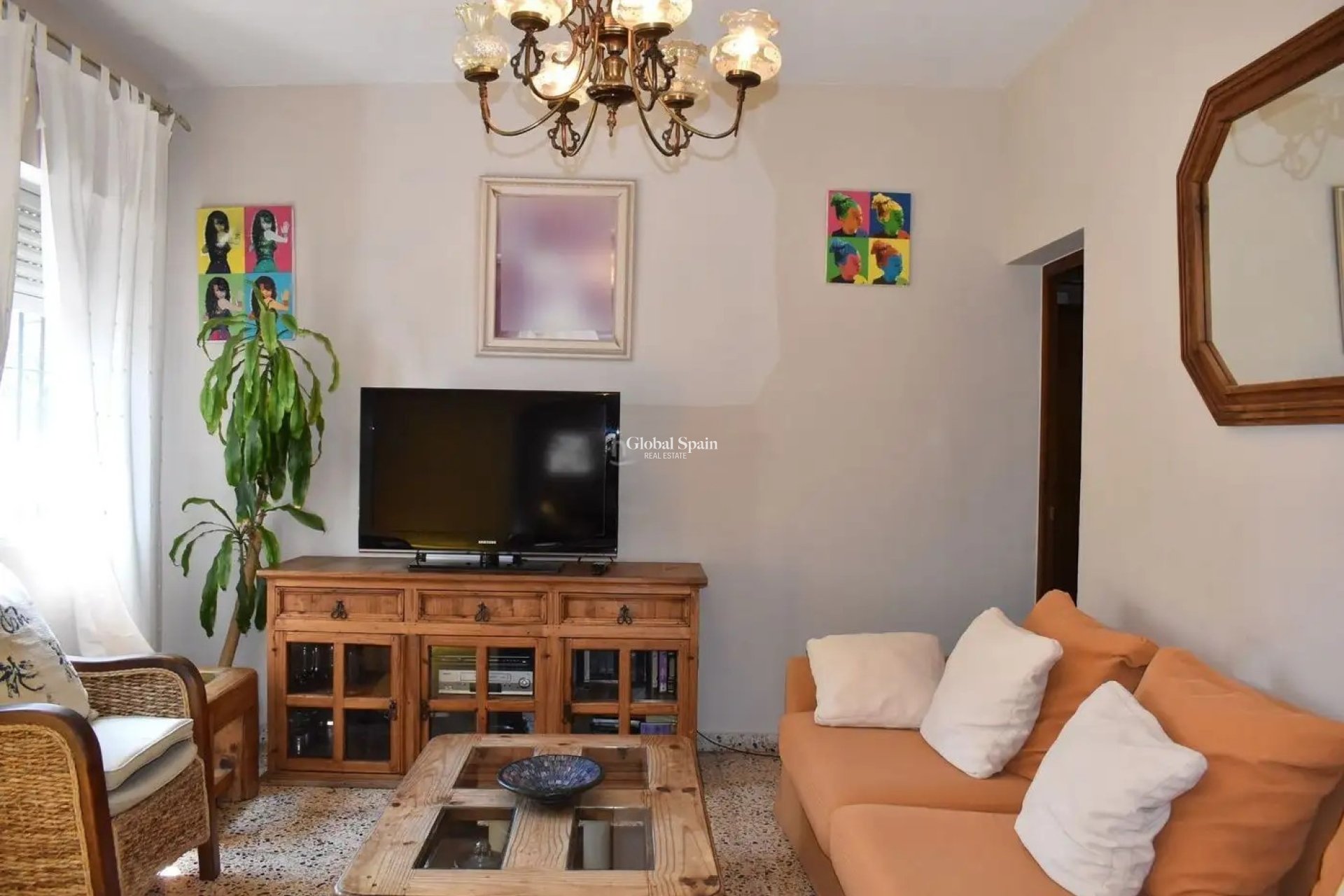 Revente - VILLA -
Albir - center