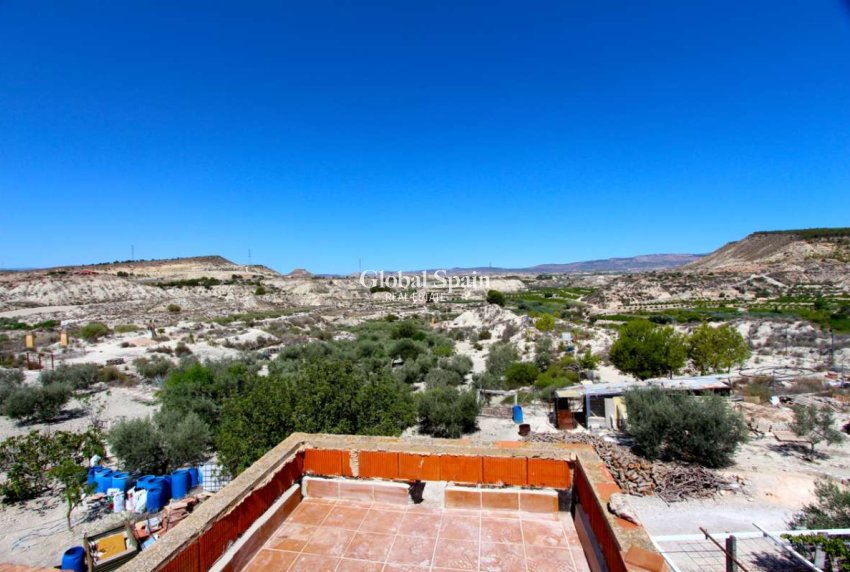 Revente - VILLA -
ALBUDEITE - Inland