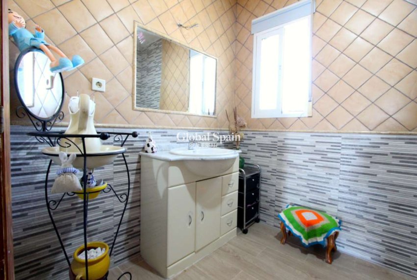 Revente - VILLA -
ALBUDEITE - Inland