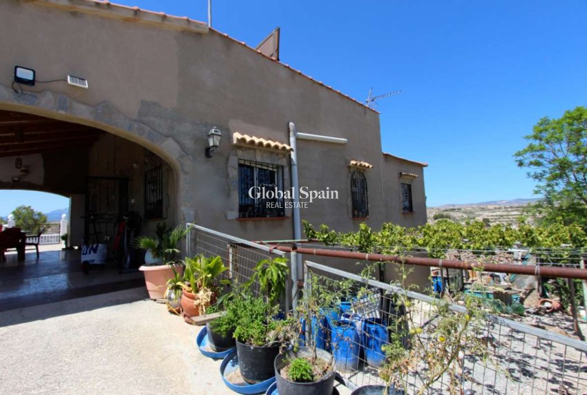 Revente - VILLA -
ALBUDEITE - Inland