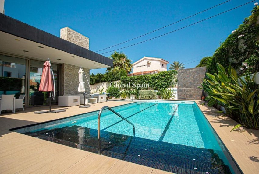 Revente - VILLA -
ALFAZ DEL PI - Albir