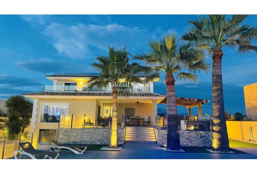 Revente - VILLA -
ALFAZ DEL PI - Costa Blanca