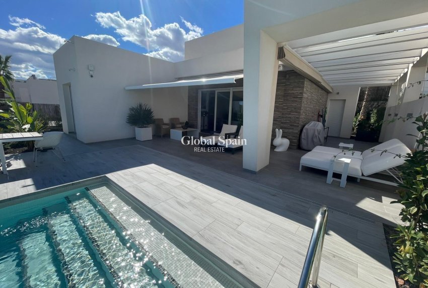 Revente - VILLA -
ALGORFA - Club De Golf La Finca