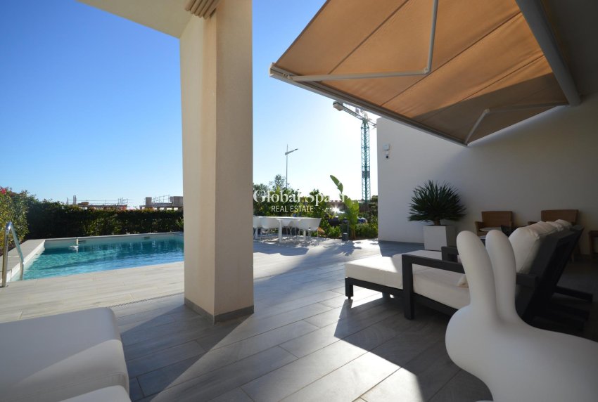 Revente - VILLA -
ALGORFA - Club De Golf La Finca