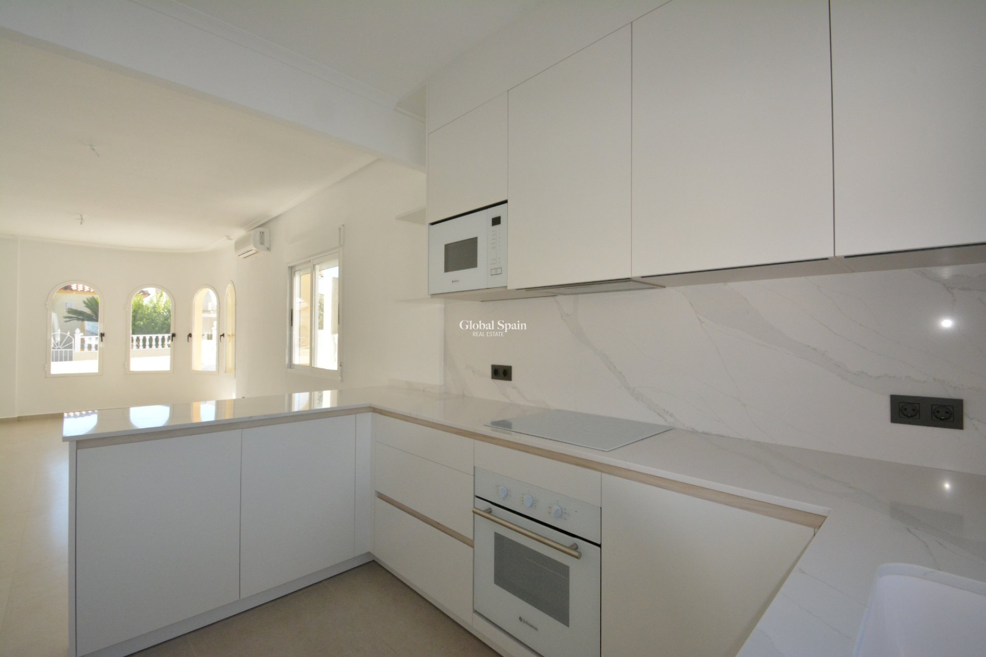 Revente - VILLA -
ALGORFA - Inland