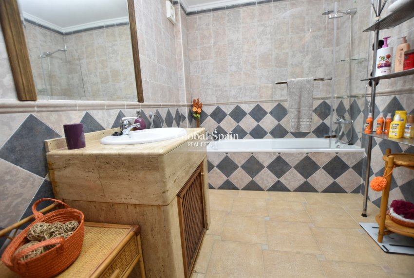 Revente - VILLA -
ALGORFA - Inland