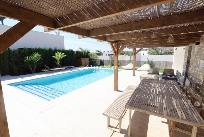 Revente - VILLA -
ALGORFA - Inland