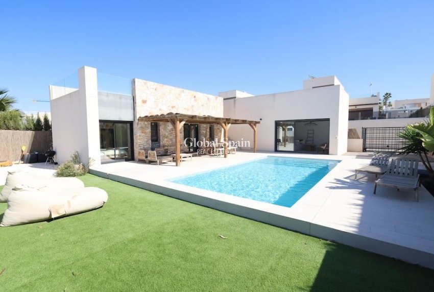 Revente - VILLA -
ALGORFA - Inland