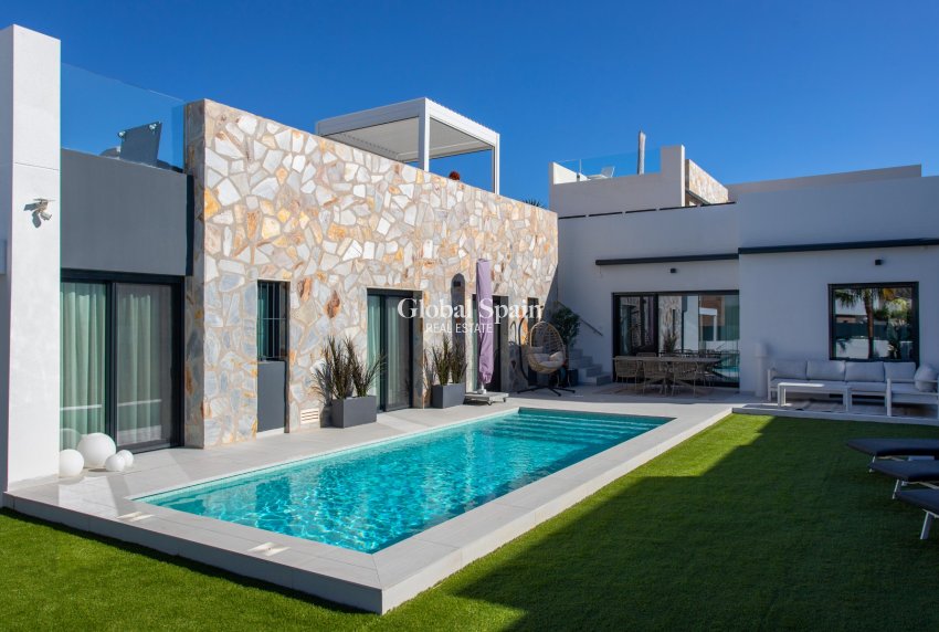 Revente - VILLA -
ALGORFA - LA FINCA GOLF / ALGORFA