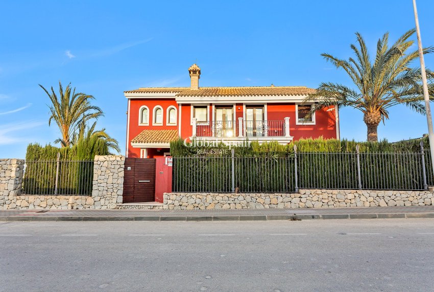 Revente - Villa -
ALGORFA - LA FINCA GOLF / ALGORFA