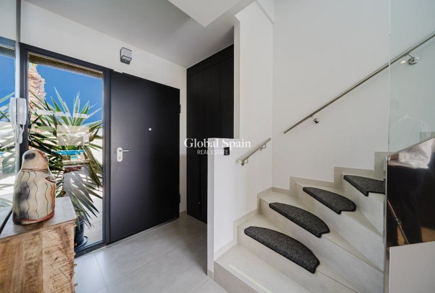 Revente - VILLA -
ALGORFA - La Finca Golf