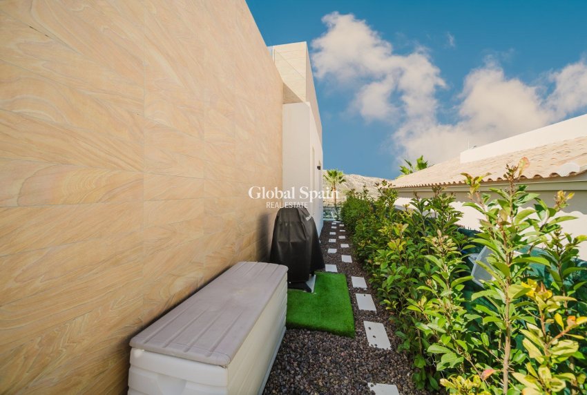 Revente - VILLA -
ALGORFA - La Finca Golf