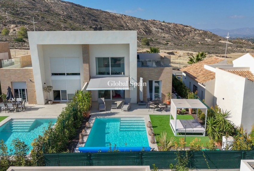 Revente - VILLA -
ALGORFA - La Finca Golf