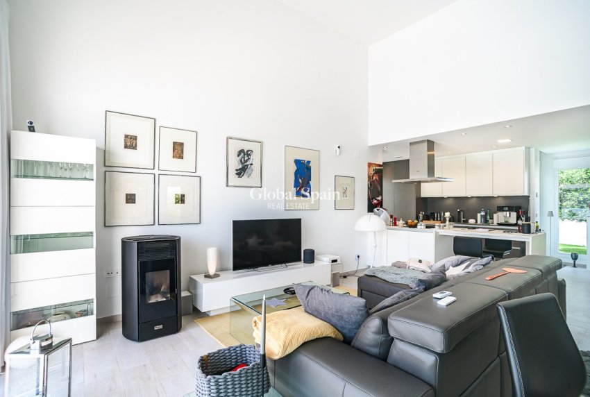 Revente - VILLA -
ALGORFA - La Finca Golf