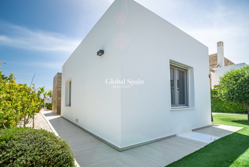 Revente - VILLA -
ALGORFA - La Finca Golf