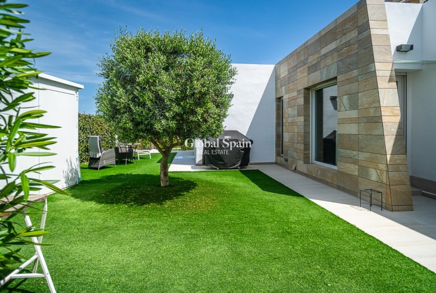 Revente - VILLA -
ALGORFA - La Finca Golf