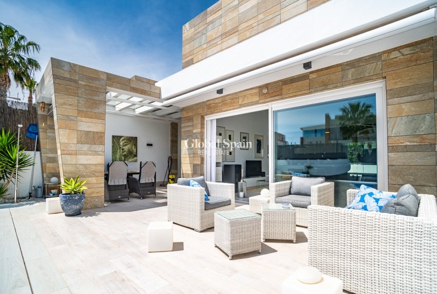 Revente - VILLA -
ALGORFA - La Finca Golf